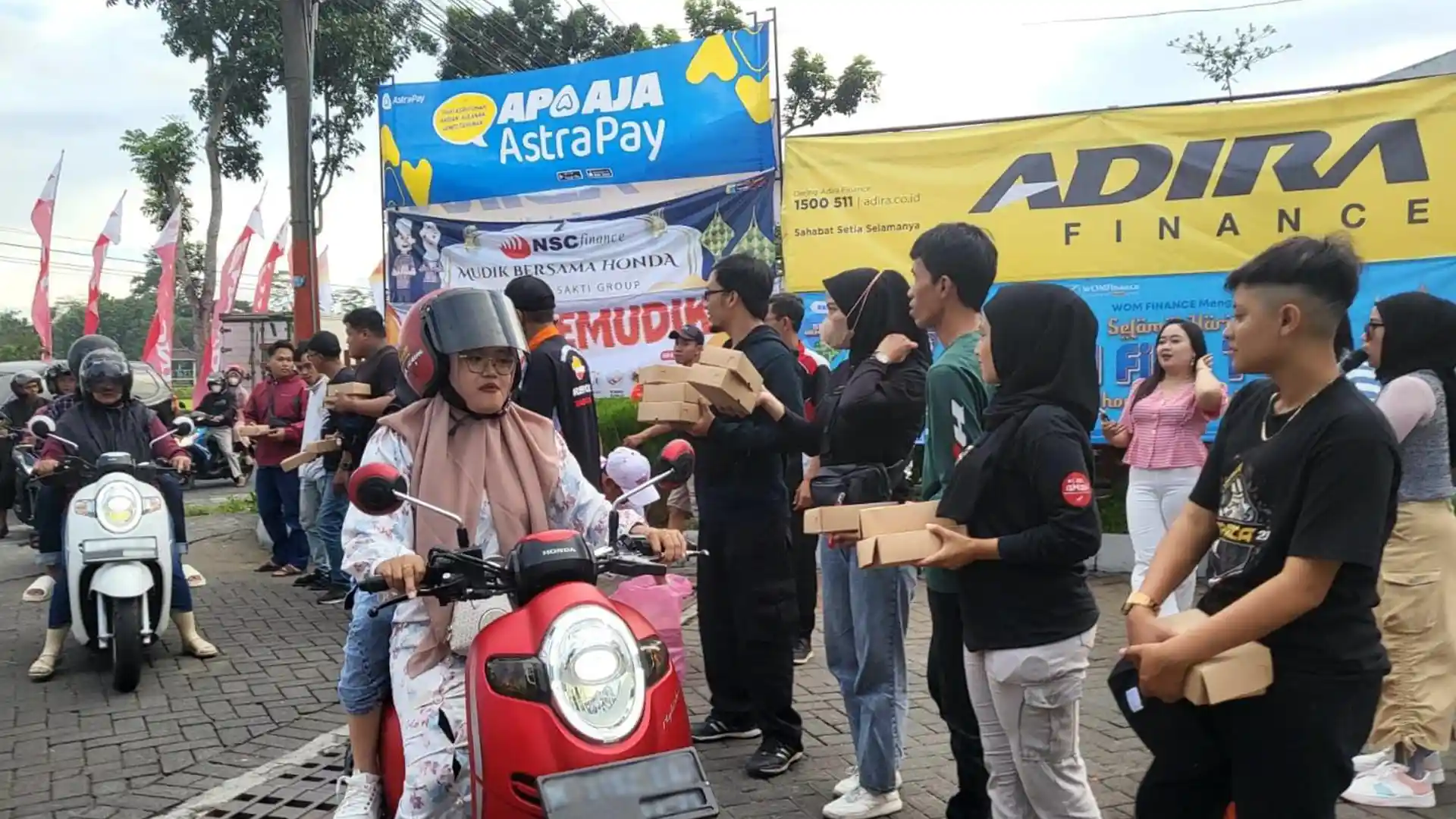 MPM Honda East Java Held Bale Santai Honda for Homecomers 2 MPM Honda East Java Held Bale Santai Honda for Homecomers