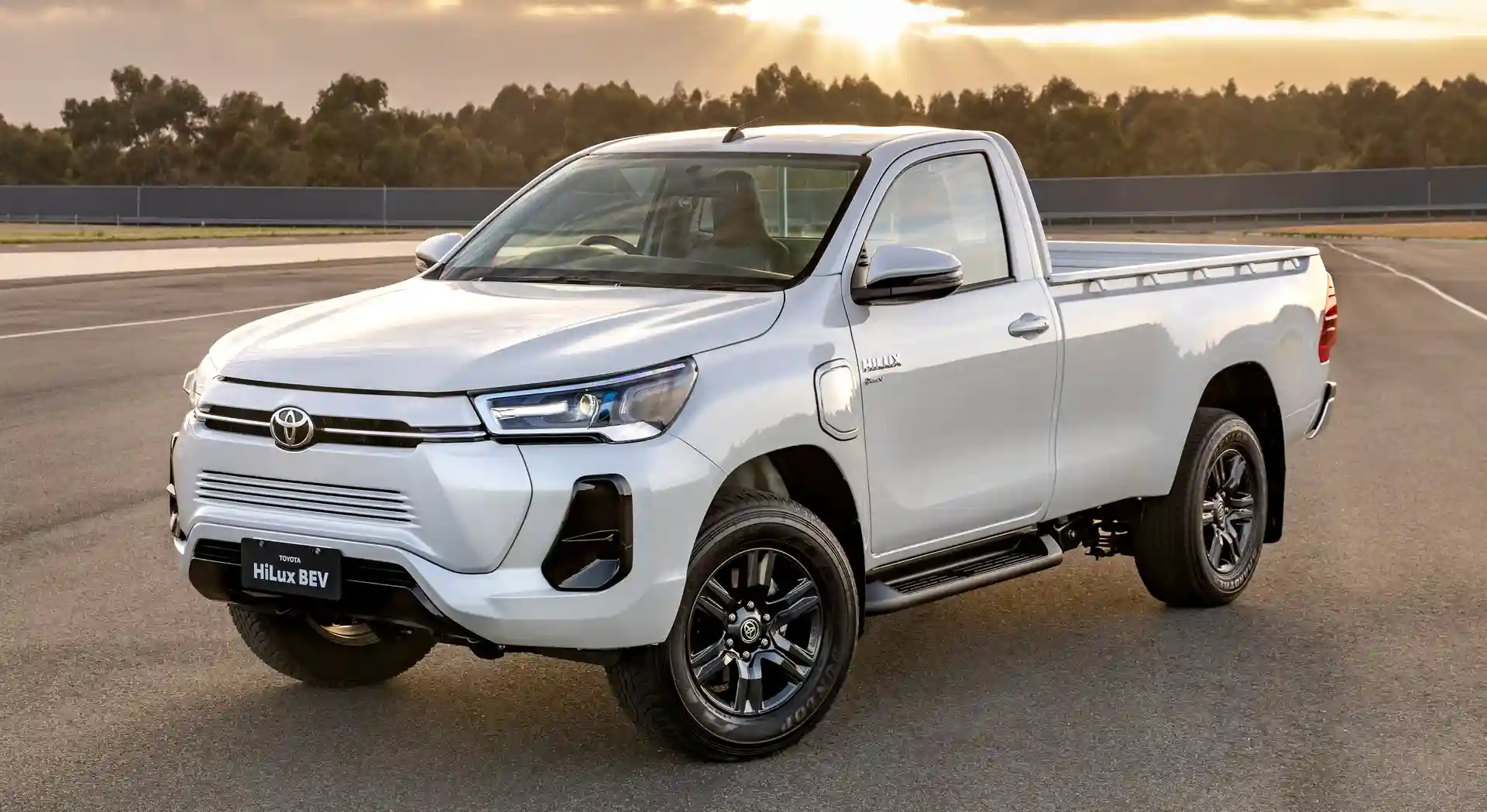Toyota akan Produksi Hilux BEV Tahun Depan 1 Toyota akan Produksi Hilux BEV Tahun Depan