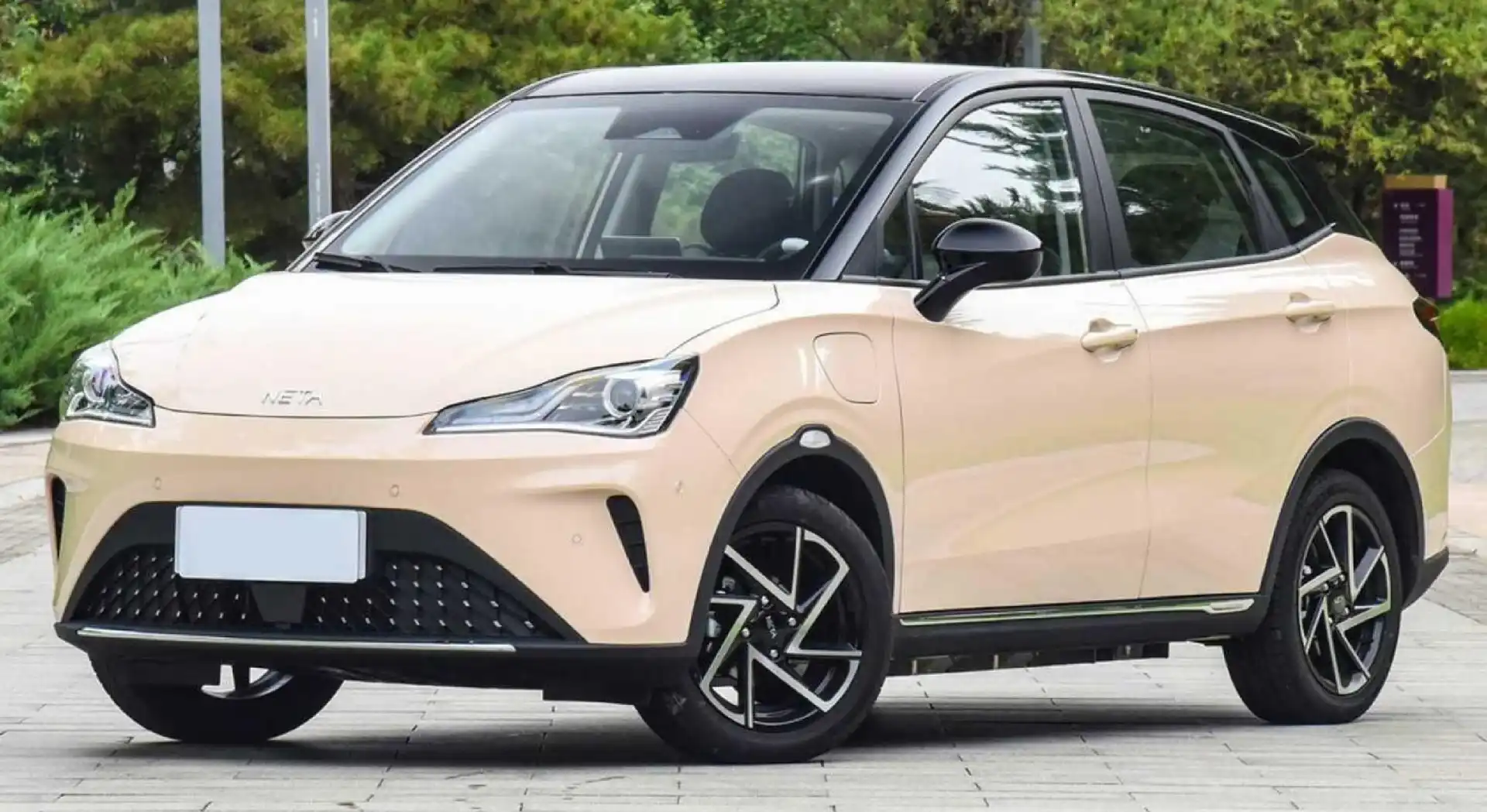 Neta Terus Pelajari Potensi Menjual MPV Listrik di Indonesia 1 Neta V-II yang Dilengkapi Dengan Fitur ADAS Cukup Lengkap