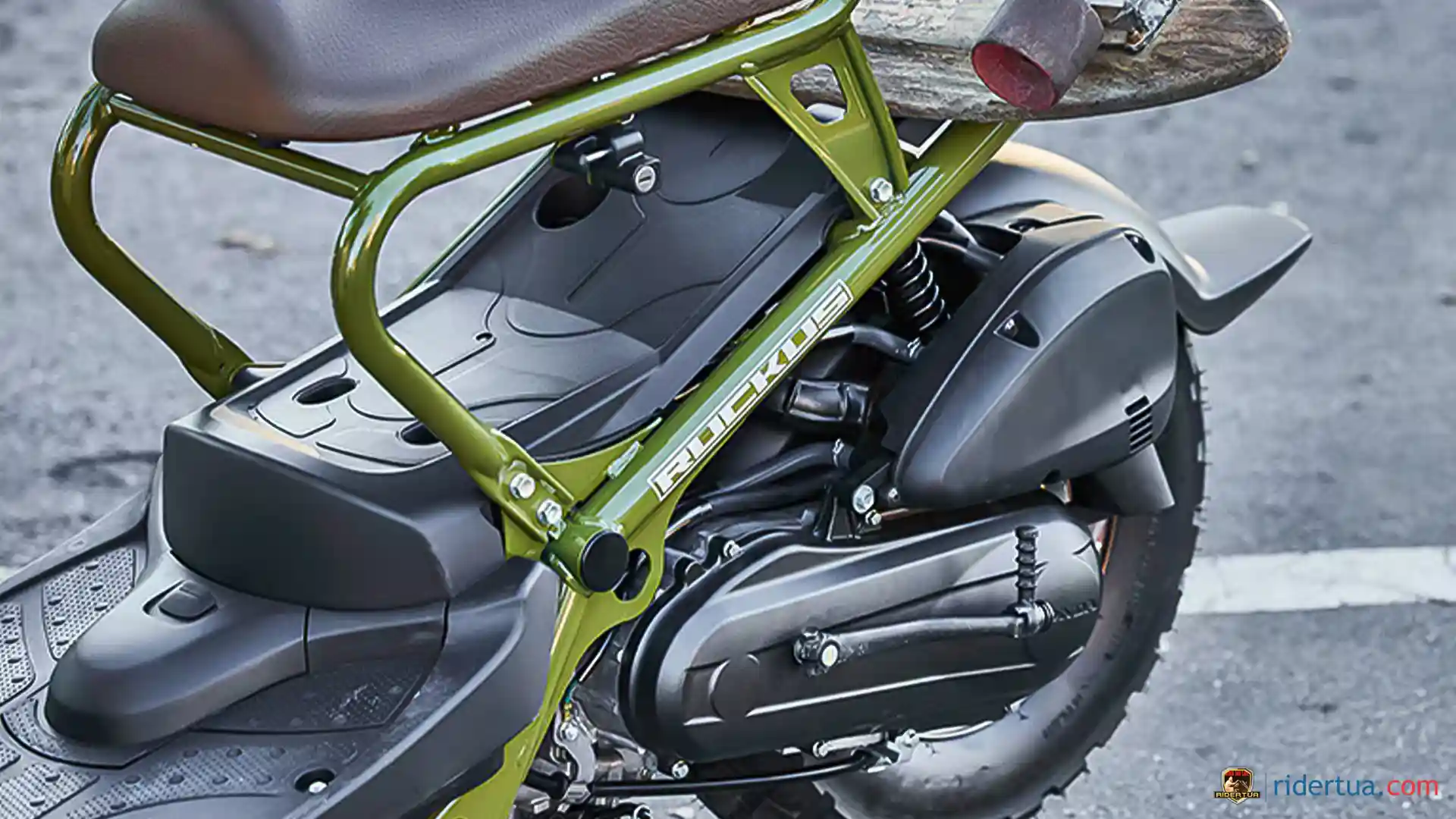 Honda Ruckus : Skutik Mungil 50cc dengan Tampilan Ala Adventure 1 Honda Ruckus : Skutik Mungil 50cc dengan Tampilan Ala Adventure