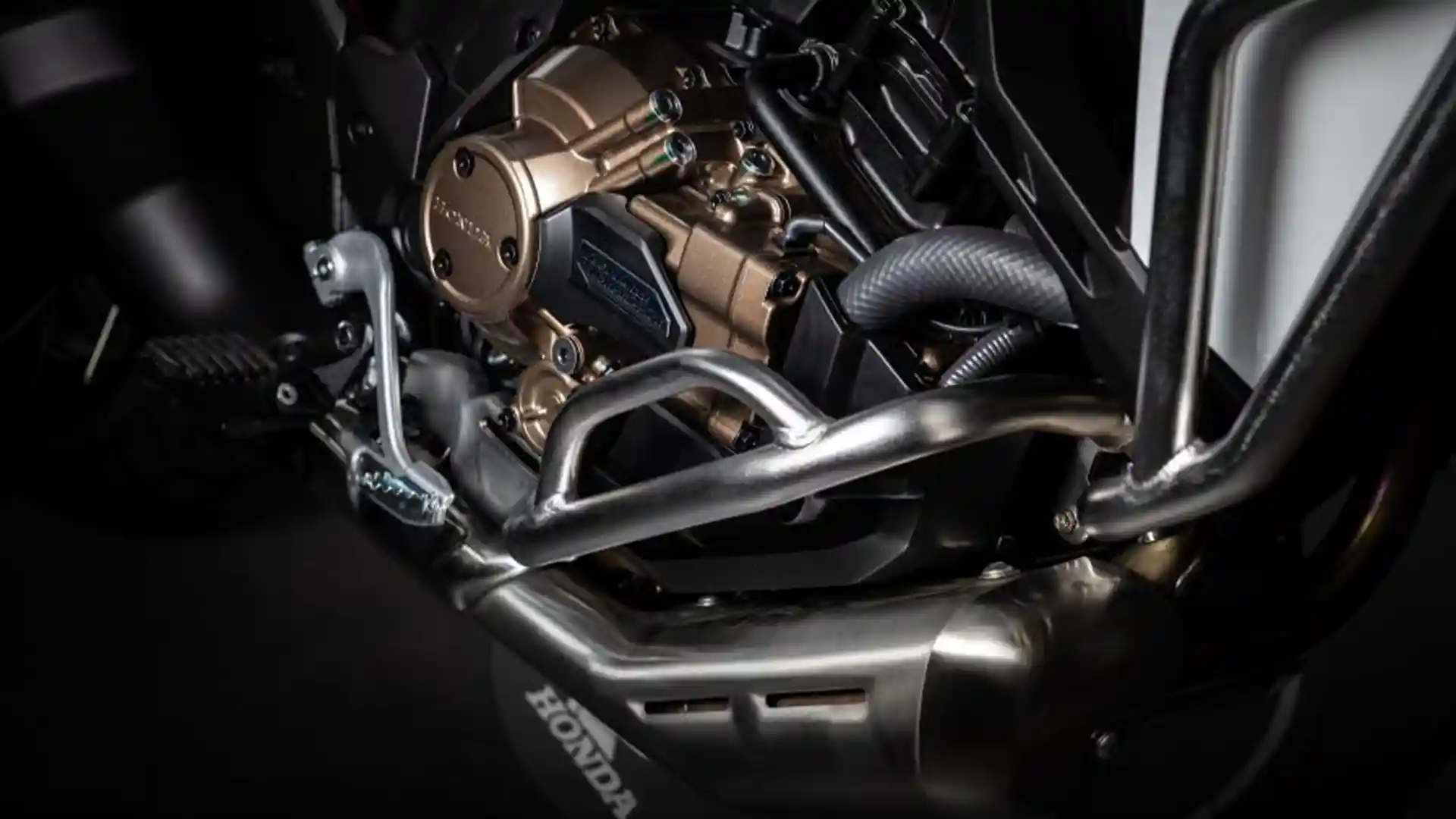 Hanya Ada 75 Unit! Honda Rilis Africa Twin Adventure Roads Edition 2 Hanya Ada 75 Unit! Honda Rilis Africa Twin Adventure Roads Edition