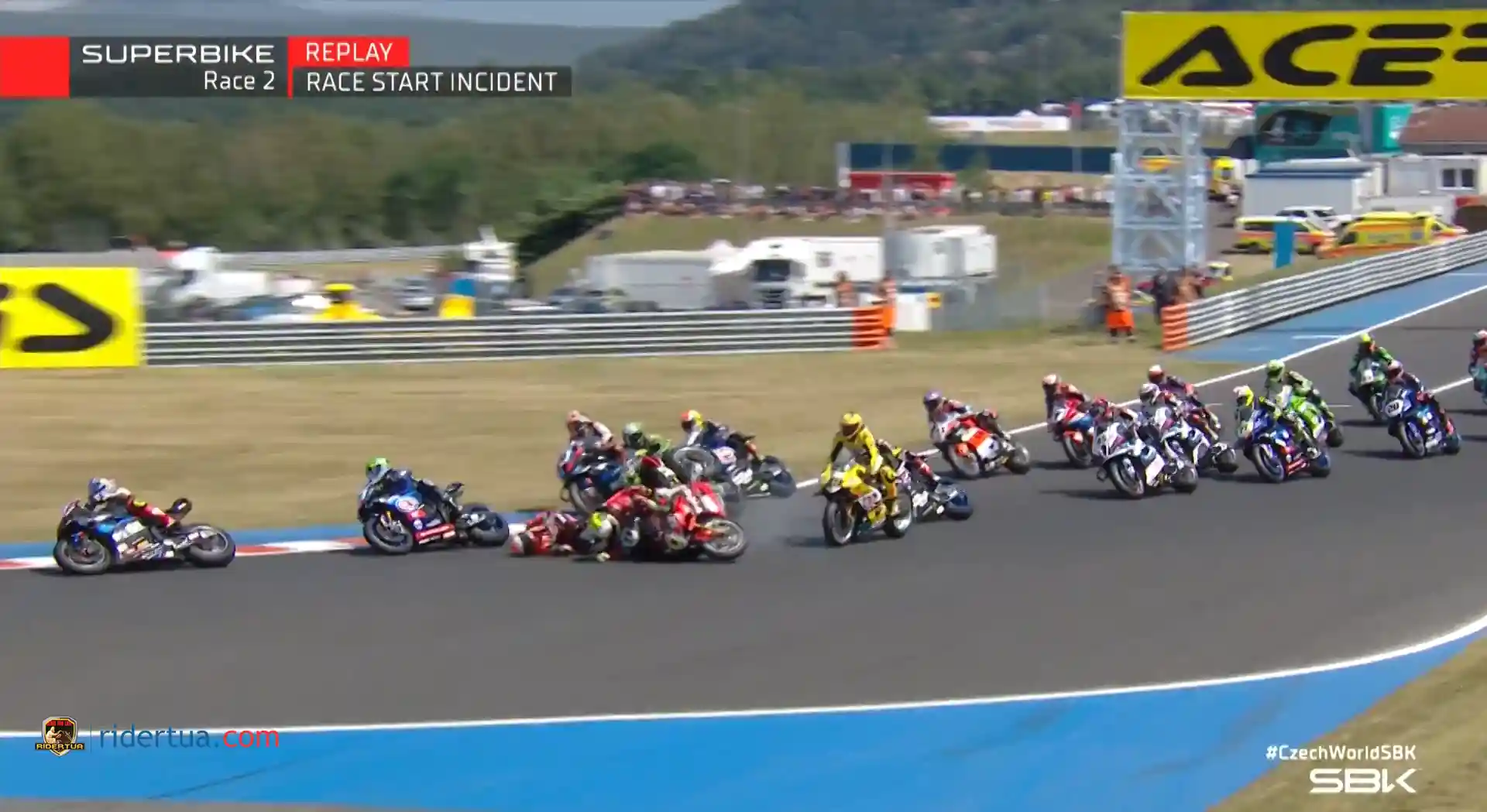 Penjelasan Petrucci dan Bautista tentang Crash di Race Kedua Most 1 Petrucci - Bautista - Crash