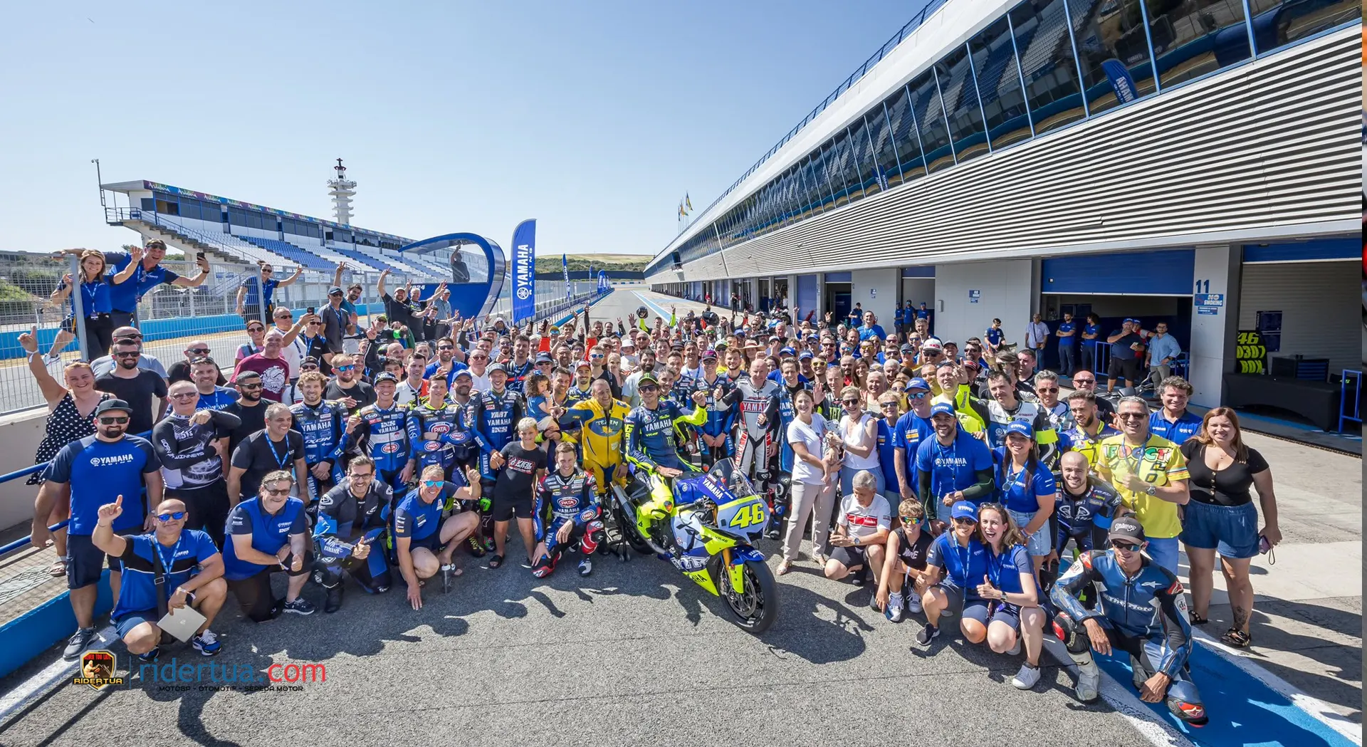 Valentino Rossi Bersama Para Pembalap Yamaha 'Ngaspal' di Jerez 1 Valentino Rossi - Yamaha - Jerez