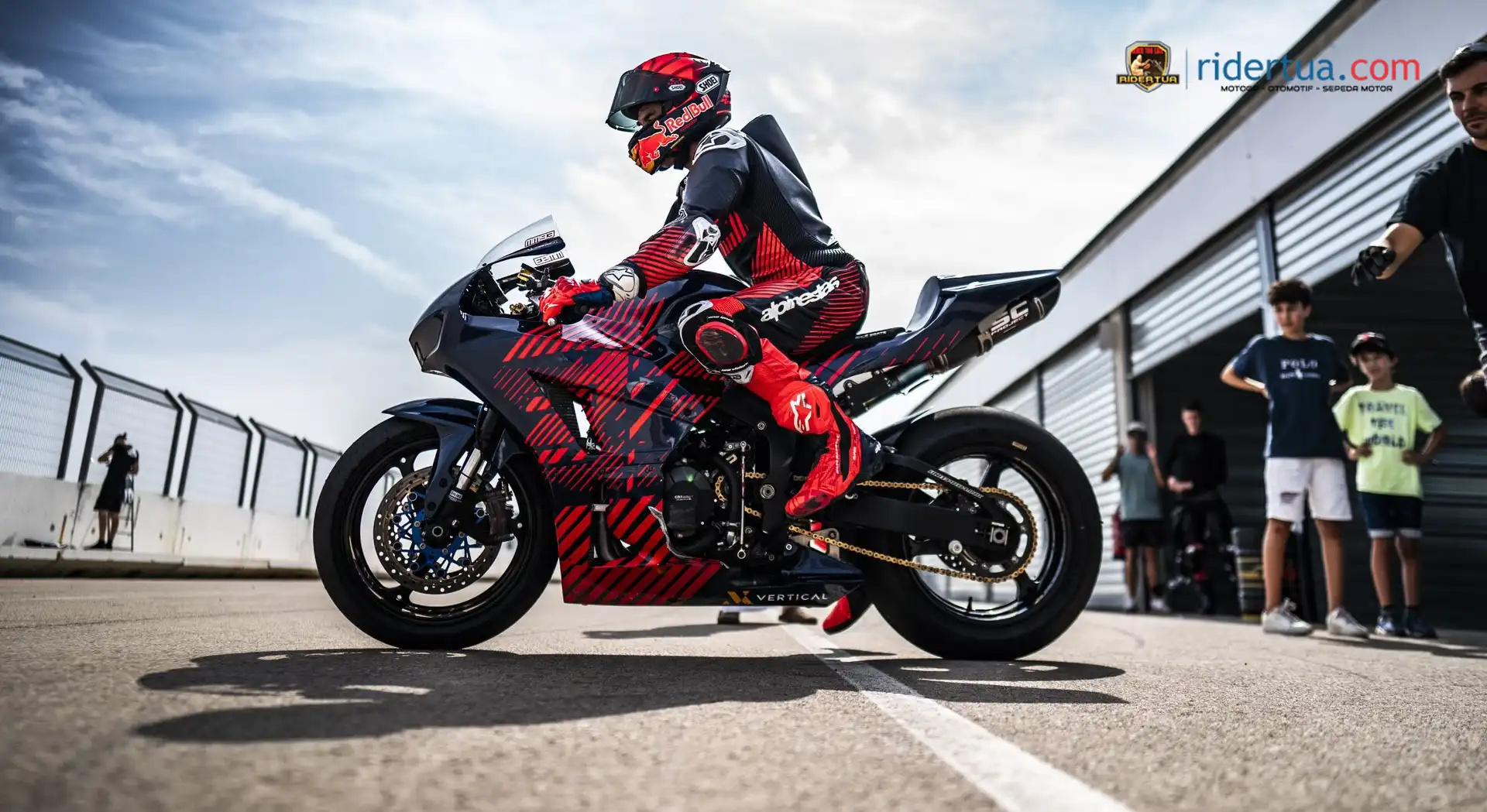 Marc Marquez Masih Menggunakan Motor Honda untuk Latihan! 2 Marc Marquez CBR600RR