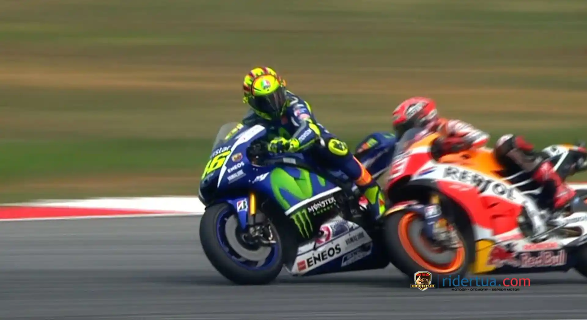 Valentino Rossi Kembali Menyerang Marquez Tentang Peristiwa Tahun 2015: 'Tidak Pernah Ada Pembalap yang Sekotor Dia' 5 Valentino Rossi - Marc Marquez - Sepang 2015