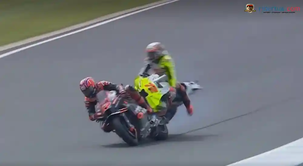 Marco Bezzecchi : Tidak Menyukai Perilaku Vinales Usai Crash 1 Maverick Vinales - Marco Bezzecchi