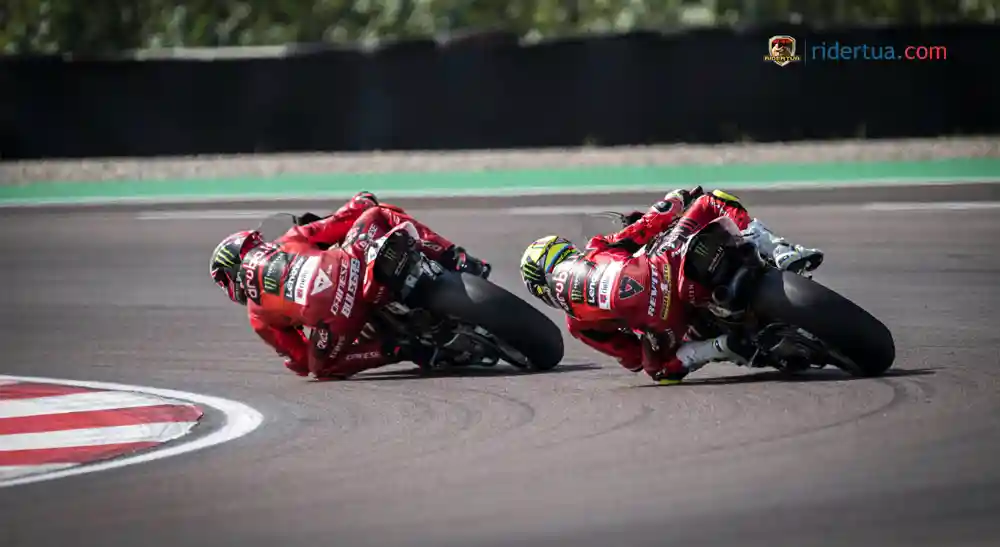 Alvaro Bautista : Saya Ingin Membantu Nicolo Bulega, Sengaja Mengalah? 1 Nicolo Bulega - Alvaro Bautista - Aruba