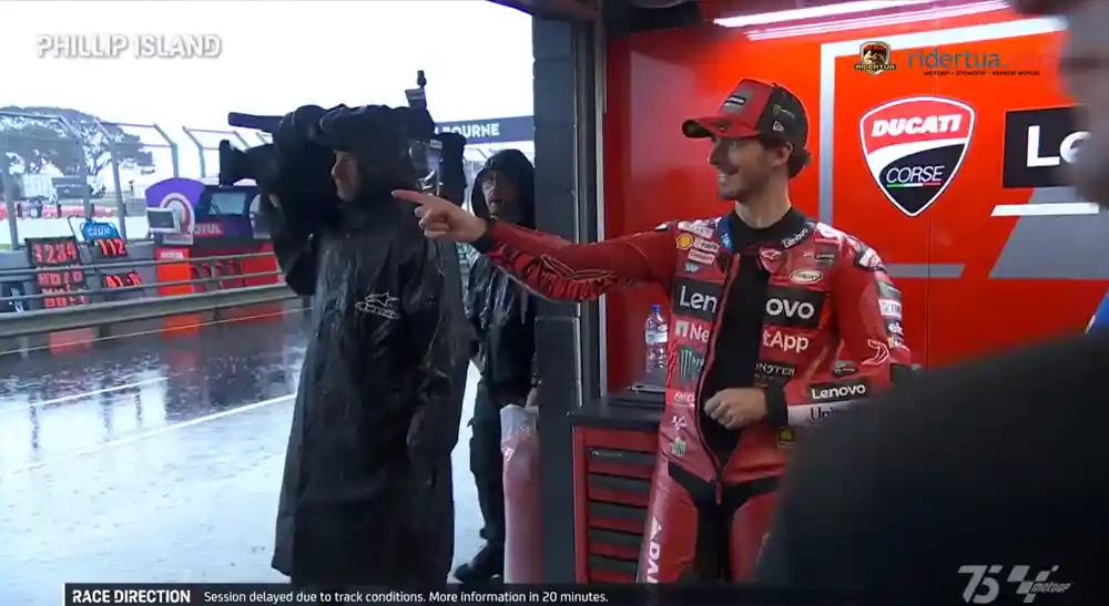 FP1 MotoGP Australia Tertunda: Hujan Deras dan Insiden Safety Car 1 Pecco Bagnaia - Safety Car