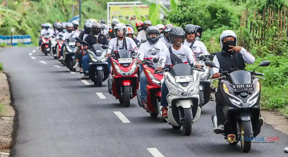 Ribuan Penggemar Honda PCX160 Ramaikan Acara Honda PCX Day 2024 di Tanaria Park Trawas 1 Honda PCX Day 2024