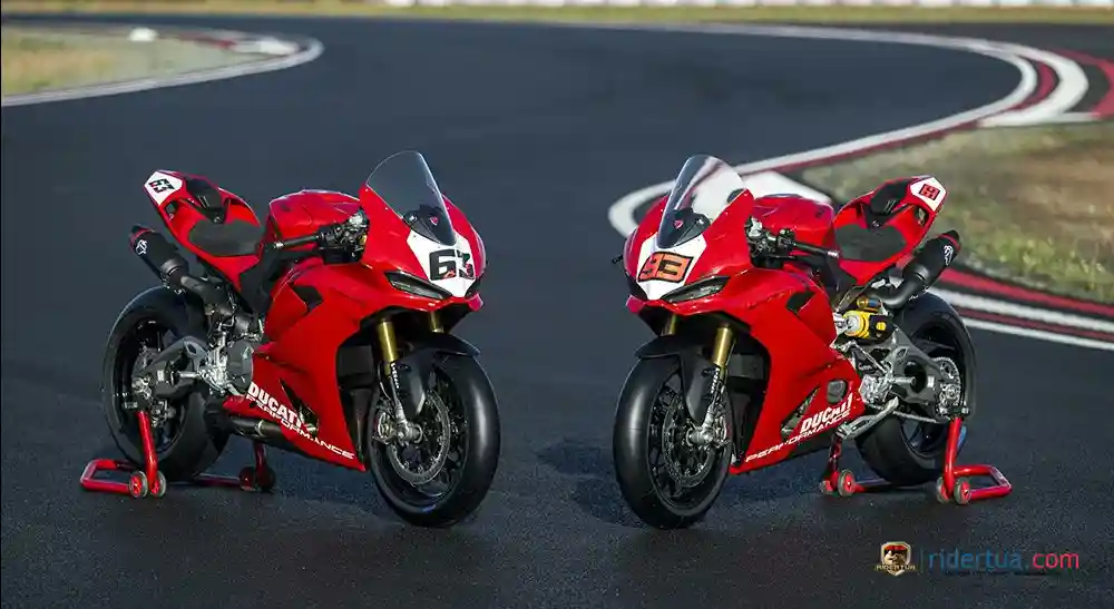 Marc Marquez Mendapat Hadiah Ulang Tahun Dari Ducati 1 Ducati Panigale V2 - Marc Marquez - Pecco Bagnaia
