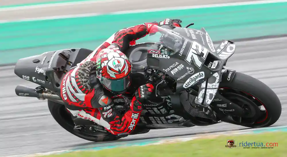 Marco Bezzecchi Terpeleset Saat Start : Kondisi Lintasan yang Harus Disalahkan 1 Marco Bezzecchi Aprilia MotoGP 2025