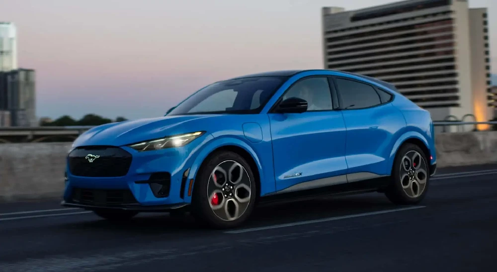 Ford Belum Jualan Mobil Listrik, Tapi... 1 Ford Mustang Mach E Motor1