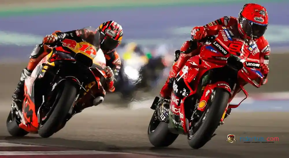 Maverick Vinales: Atas Permintannya, Motornya Paling Beda, Distribusi Berat Beda dan Anti Geter-geter 2 Maverick Vinales - Marc Marquez