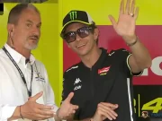 Pecco Bagnaia : Tak Menyangka Valentino Rossi Hadir di Paddock di Luar Eropa, Dia Mendukung Kami Valentino Rossi - Qatar