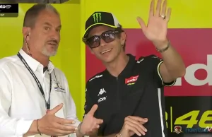 Pecco Bagnaia : Tak Menyangka Valentino Rossi Hadir di Paddock di Luar Eropa, Dia Mendukung Kami Valentino Rossi - Qatar