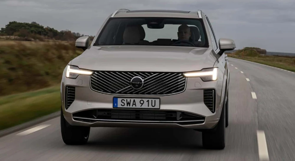 Volvo Hadirkan XC90 di Indonesia, SUV PHEV! 1 Volvo XC90 2025 Motor1