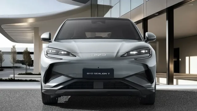 Mobil Listrik BYD Sealion 7