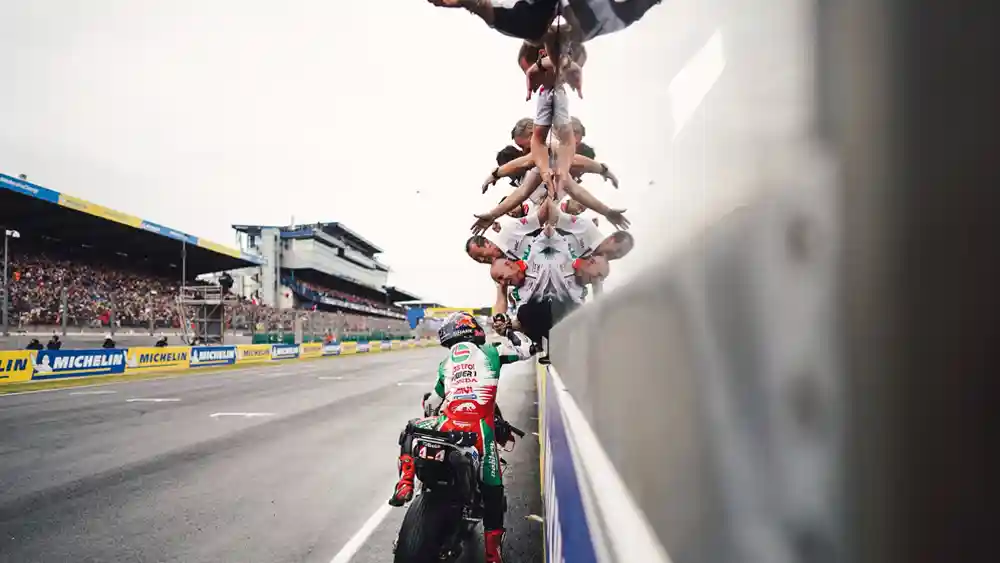 Johann Zarco 1 Detik Per Lap Lebih Cepat dari Marc Marquez.. Justru Bikin Bos LCR Khawatir! 2 Johann Zarco