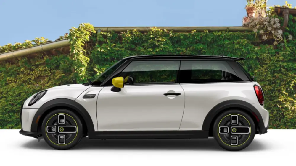 Mini Menyumbang 35 Persen Penjualan BMW di Indonesia 1 Mini Electric Dealer Indonesia