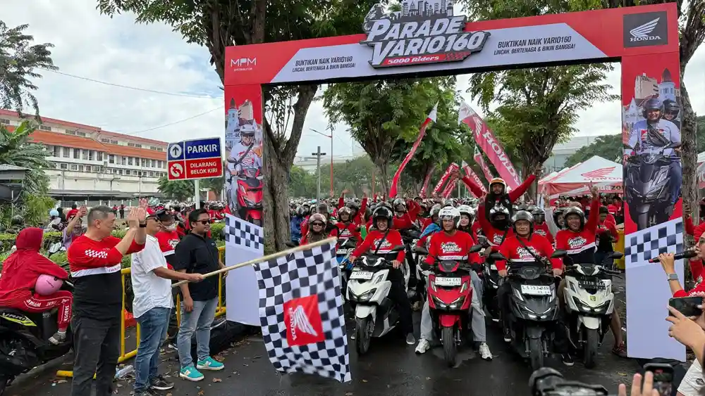 Parade Vario160 Surabaya Diselenggarakan Meriah, 2. 500 Pengendara Padati Kota Pahlawan! 1 Parade Vario160 Surabaya