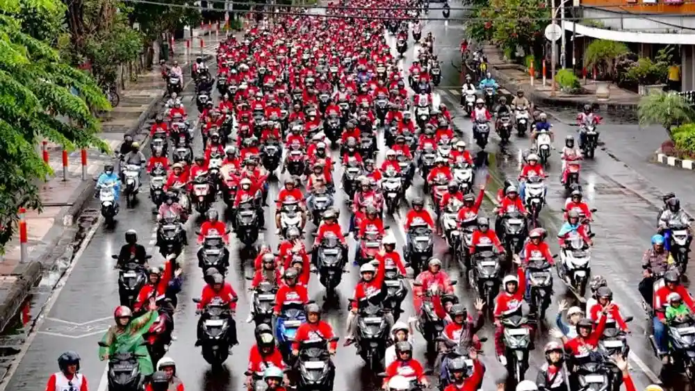 Parade Vario160 Surabaya Diselenggarakan Meriah, 2. 500 Pengendara Padati Kota Pahlawan! 2 Parade Vario160 Surabaya