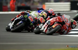 Pecco Bagnaia : Ban Habis! Hingga Lap Terakhir Saya Hanya Mencoba untuk Bertahan, Pembalap Lain dengan Mudahnya Menyalip Saya Pecco Bagnaia - Fabio Quartararo