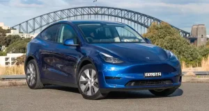 Mobil listrik Tesla Model Y Drive