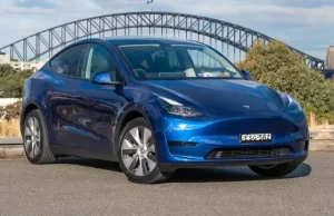 Mobil listrik Tesla Model Y Drive