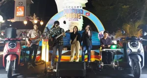 Scoopy Fashion Music Corner