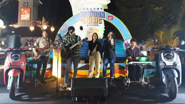 Scoopy Fashion Music Corner Scoopy Fashion Music Corner