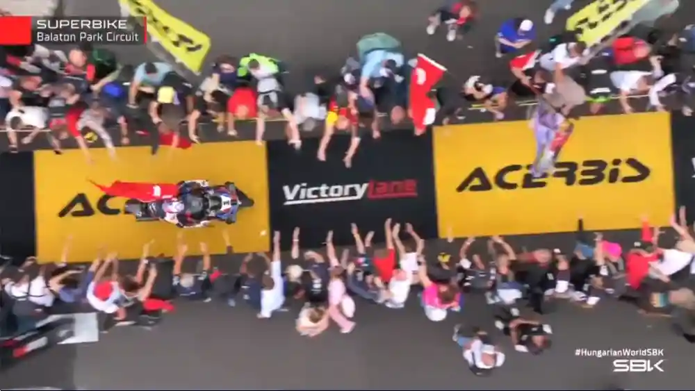 Hasil Race 2 WSBK Hungaria 2025: Toprak Razgatlioglu Sapu Bersih.. Hat-trick! 2 Hasil Race 2 WSBK Hungaria 2025