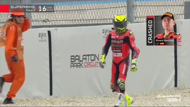 Hasil Race 2 WSBK Hungaria 2025 - Alvaro Bautista Crash