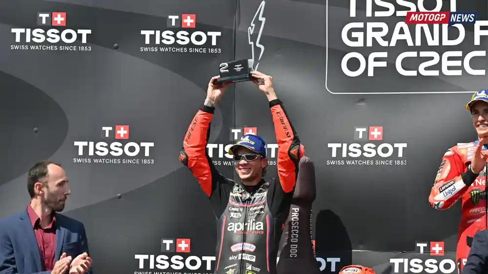 Nyaris Tumbangkan Marquez! Marco Bezzecchi dan Aprilia Tampil Ganas di Brno 2 Marco Bezzecchi