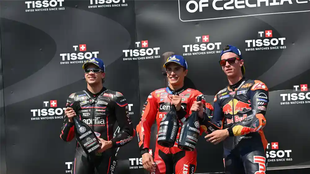 Nyaris Tumbangkan Marquez! Marco Bezzecchi dan Aprilia Tampil Ganas di Brno 1 Marco Bezzecchi Marc Marquez Pedro Acosta