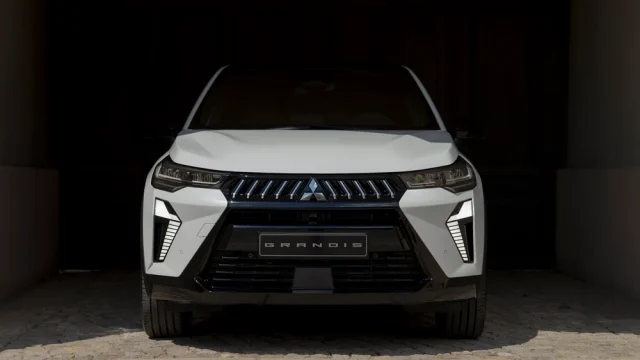 Mitsubishi Grandis SUV Motors 2 Mitsubishi Grandis SUV Motors