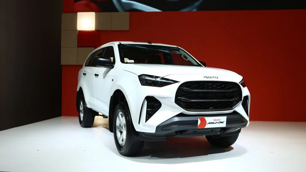 Adu SUV 4x4 Isuzu MU-X dan Toyota Fortuner, Mana yang Unggul? 1 Isuzu MU-X Indonesia