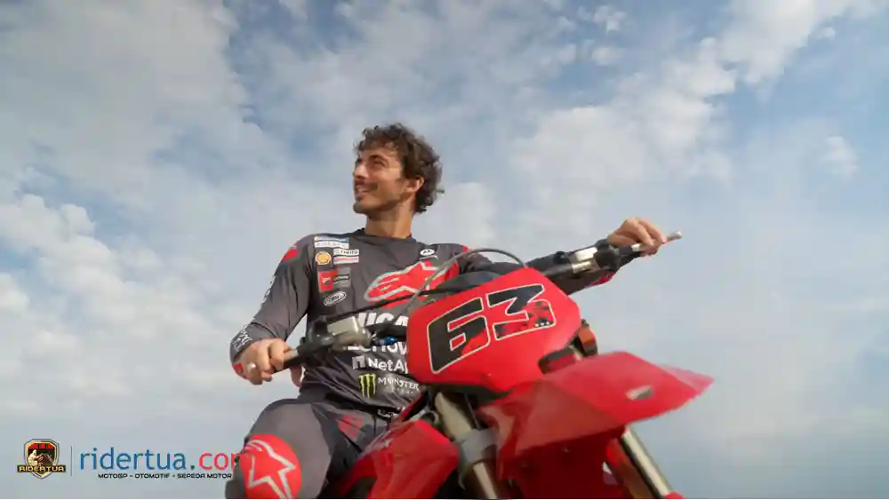 Pecco Bagnaia : Saya Suka Desmo450 MX Versi Flat-Track Tapi Ada Beberapa yang Perlu Diperbaiki 2 Pecco Bagnaia - Desmo450 MX