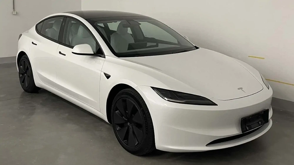 Tesla Hadirkan Model 3+ di Negeri Tirai Bambu, Apa Bedanya? 2 Tesla Model 3 InsideEVs