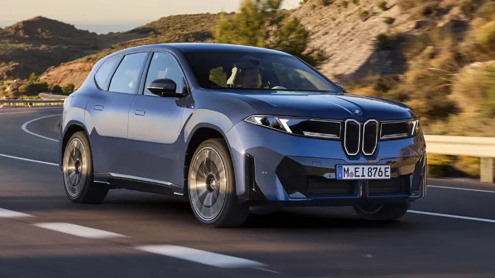 Mobil Baru BMW Punya Jarak Tempuh 800 km! 2 BMW iX3 New Drive