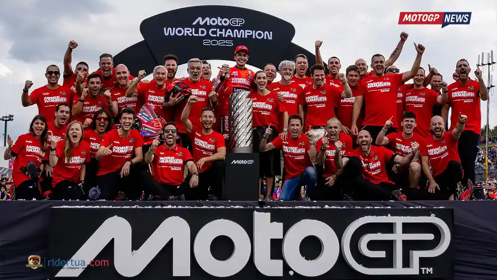 Marc Marquez Juara Dunia MotoGP 2025: Sempat Ketar-Ketir Gara-Gara Asap Motor Bagnaia di Motegi! 3 Marc Marquez Juara Dunia MotoGP 2025 - Motegi