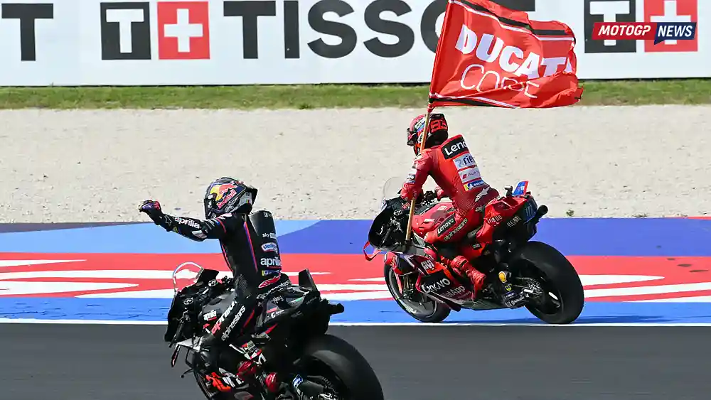 Marco Bezzecchi : Kalah Motor...Setelah 7 Lap, Performa Pengereman Aprilia Mulai Menurun 1 Marc Marquez - Marco Bezzecchi