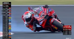 Motor Pecco Bagnaia Berasap