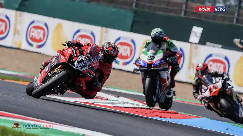 Nicolo Bulega Tak Berdaya Melawan Toprak Razgatlioglu: Ada Apa dengan Ducati? 2 Nicolo Bulega - WSBK Prancis - Magny-Cours