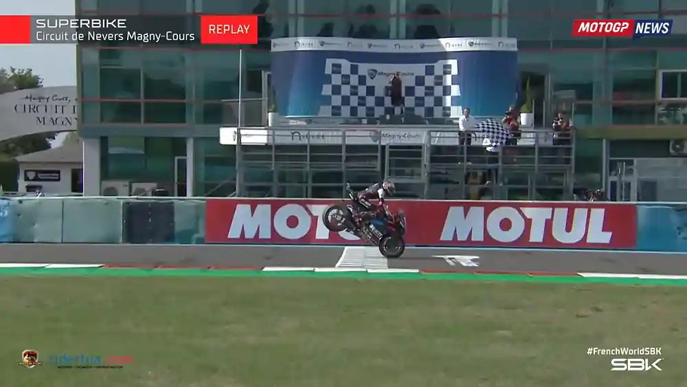 Toprak Razgatlioglu: Target Selanjutnya, Bikin Ducati Patah Hati di Aragon 3 Toprak Razgatlioglu - Stoppie