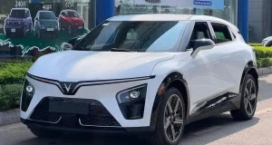 Impor mobil SUV listrik VinFast VF7 Plus