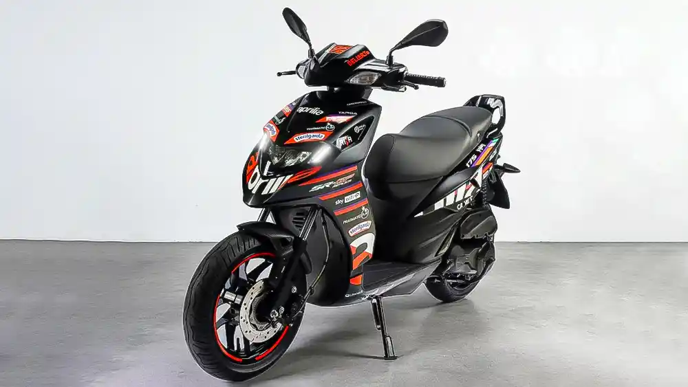 Makin Sporty! Skutik Aprilia SR-GP Replica 175 Mirip Motor MotoGP-nya Grafis Spesial 1 Aprilia, Aprilia SR-GP, Aprilia SR-GP Replica 175, motor matik, edisi spesial