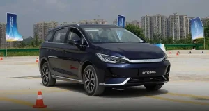 Mobil MPV BYD M6 Tangerang