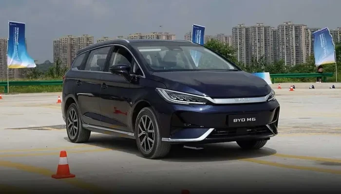 Mobil MPV BYD M6 Tangerang
