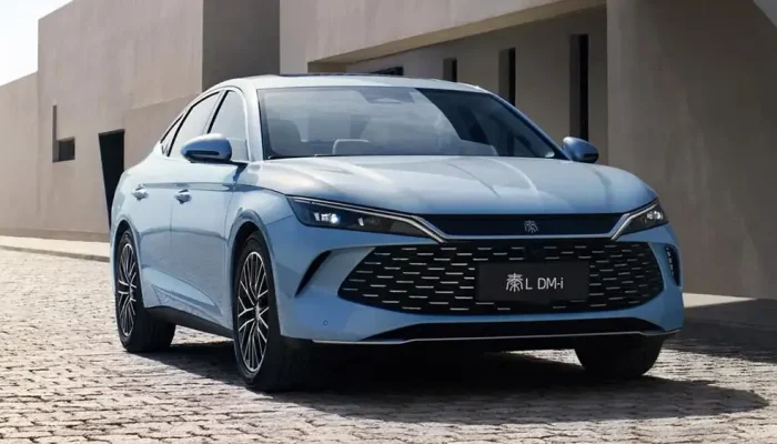 BYD Qin L DM-i Auto in China