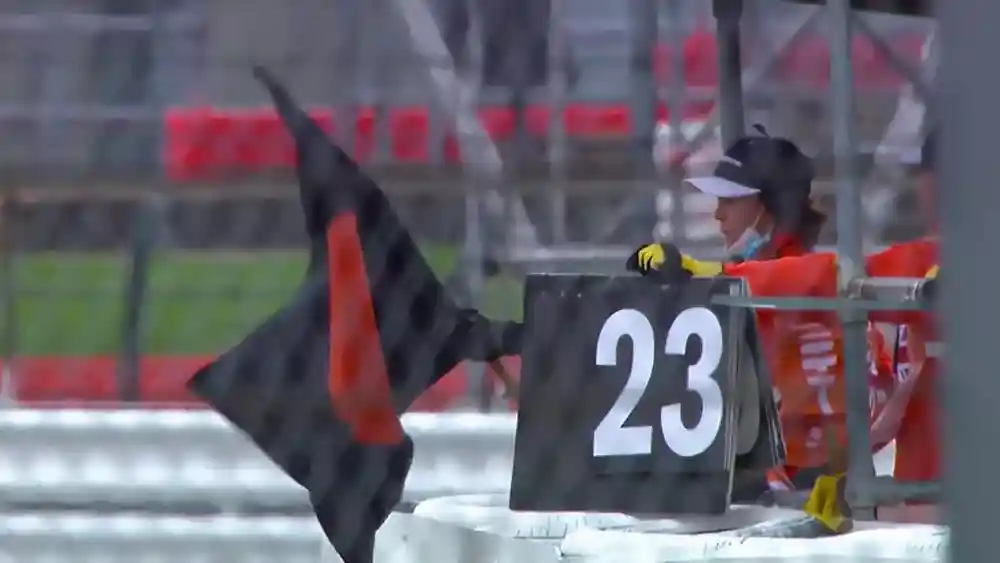 Marco Bezzecchi Dihukum Double Long Lap Penalty: Kenapa Tak Jalani di Lap Akhir Saja? Ini Penjelasannya Bro! 4 Black Flag
